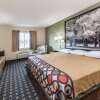Отель Super 8 by Wyndham Greenville, фото 5