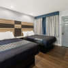 Отель Bay Breeze Inn, фото 3