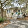 Отель Oak Island Vacation Rental < 1 Mi to Beach!, фото 1