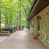 Отель Mountain View Bliss - Cozy 1BR Cabin, фото 17