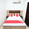 Отель OYO 15565 Hotel Midtown, фото 14