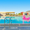 Отель Front Bay View Terrace Rooftop Pool Near Beach, фото 23