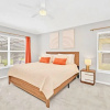 Отель Bright 5BR Home w Pool and Hot Tub - Near Disney, фото 3