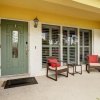 Отель Renovated Quiet All King Bed Suites, фото 23
