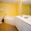 Отель Malibu Pointe by Condo-World, фото 10