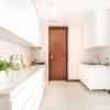 Отель New Modern & Serene 2BR Apt Connected to Mall, фото 2