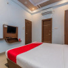 Отель OYO 15569 Hotel Manorama Palace, фото 5