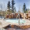 Отель Beautiful 2 Bedroom Mountain Condo in River Run Village With Hot Tub Access and Walking Distance to , фото 17