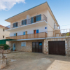 Отель Room Tonka - 150 m from beach: R1 Jelsa, Island Hvar, фото 1