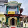 Отель Spot on 2556 Lubuk Nyarai Homestay Syariah, фото 1