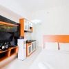 Отель Simply Good Studio Room Apartment At Springlake Summarecon, фото 2