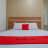 Отель RedDoorz near Living Plaza Purwokerto, фото 8