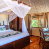 Отель Saadani Safari Lodge - bush, river, beach, фото 2