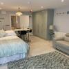 Отель The North Cove, 20m to the Sea, Modern Apartment, фото 4