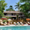 Отель A Sophisticated Spacious Beach Villa With 20 Meter Water Slide, фото 1