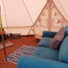 Отель Chestnut Luxury Emperor Bell Tent, With log Burner, фото 10