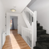 Отель Lindsey Serviced 4 Bedroom 2 Bath House, фото 3