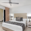 Отель Mandalay Luxury Beachfront Apartments, фото 4