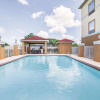 Отель La Quinta Inn & Suites by Wyndham Bay City, фото 16