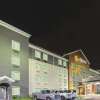 Отель La Quinta Inn & Suites by Wyndham Austin Round Rock, фото 1