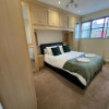 Отель Comfortable Manchester House with Conservatory & Parking, фото 5
