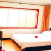 Отель Yibin Hotel, фото 1