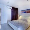 Отель Cosy 1BR Penthouse With Terrace, Great Location, фото 4