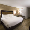 Отель Holiday Inn & Suites Bloomington-Airport, фото 6