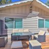 Отель Charming Chalet: Deck, 5 Mi to Big Bear Lake!, фото 3