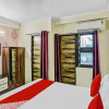 Отель OYO 86348 Hotel crossing republik, фото 2