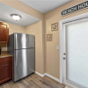 Отель Mangrove Breeze, 3 Bedroom, Fenced Yard, Pets, Walk to Beach, Sleeps 10, фото 6