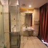 Отель Billions Earn Hotel, фото 1