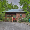 Отель Romantic Gatlinburg Cabin w/ Hot Tub & Pool Access, фото 1