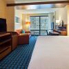 Отель Fairfield Inn & Suites Chicago Downtown/River North, фото 4