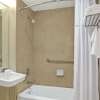 Отель Days Inn Jamaica - JFK Airport, фото 7