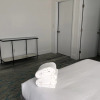 Отель Brand NEW Luxury Spacious 3bdr Townhome Close to 3rd St, фото 10