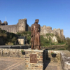 Отель Stunning Apartment Overlooking Pembroke Castle, фото 1