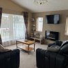 Отель Charming 3 Bedroom Lodge Manor Park Hunstanton, фото 2