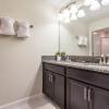 Отель 4 Bedroom 3 Bathroom Townhome w Pool, фото 10