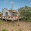 Отель Pilots Rest - Pauanui Airfield Holiday Home, фото 13
