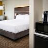 Отель Holiday Inn Express and Suites Brantford, an IHG Hotel, фото 41