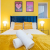Отель COSY Stylish 2 Bed House ✘ L SHAPE SOFA ☆ FREE PARKING, 2 Car Spaces → With 55 Inch Smart TV, FREE N, фото 13