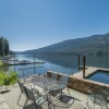 Отель All About The Lake 4 Bedroom Home by NW Comfy Cabins by RedAwning, фото 14