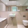 Отель Greenwich Two Bed Flat, with Pool &Parking, фото 8