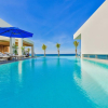 Отель Stunning Beachfront 6br Villa W Largest Pool, фото 23