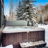 Отель Luxurious All-suite Ski W/ Hot Tub 5 Bedroom Duplex, фото 17