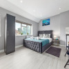 Отель Cozy Serviced Room in Feltham Heathrow London Tw13, фото 5