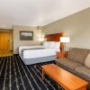 Отель La Quinta Inn & Suites by Wyndham Vancouver, фото 24
