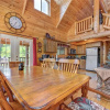 Отель Longwalker Lodge, 3 Bedrooms, Hot Tub, Game Room, Sleeps 9, фото 8