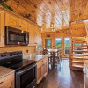 Отель Amazing 3 Bedroom Cabin with Incredible Views, фото 3